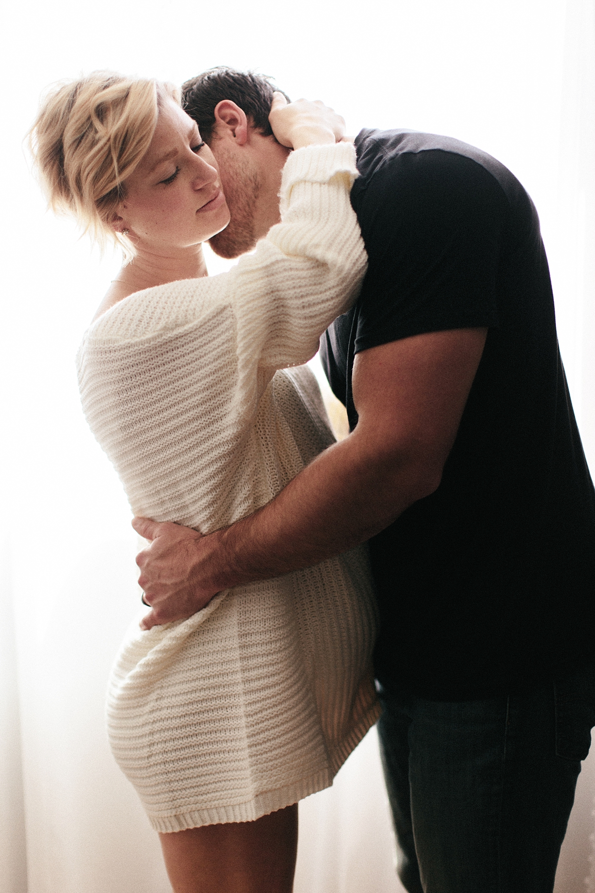 home maternity session by golden veil photography midwest north dakota photographer